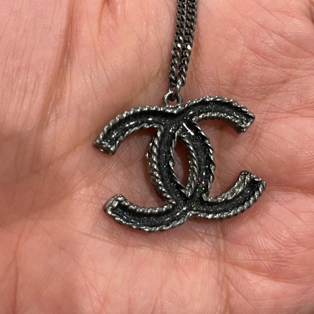 CHANEL-Gunmetal Interlocking CC Pendant Necklace